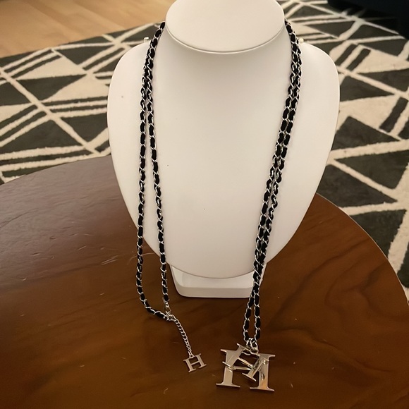 H initial long necklace - Picture 6 of 6